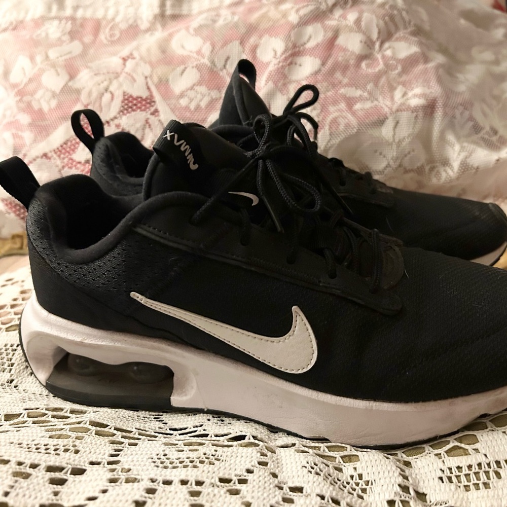 Nike Black and White Sneakers
